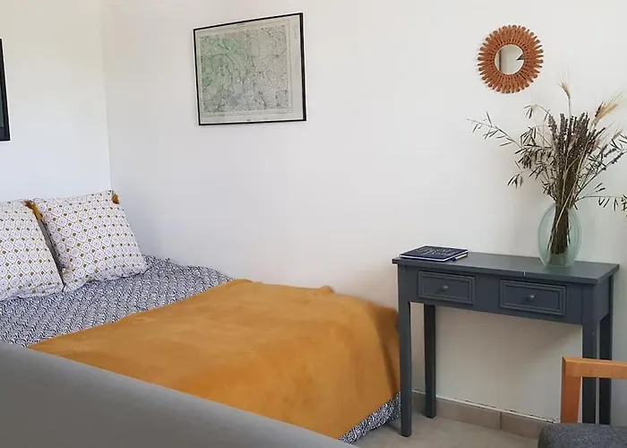 Location Appartement Dans Mas Provencal