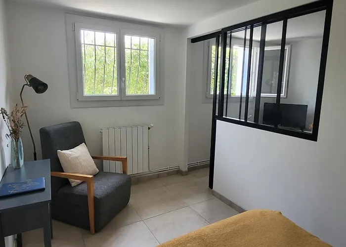 Location Appartement Dans Mas Provencal