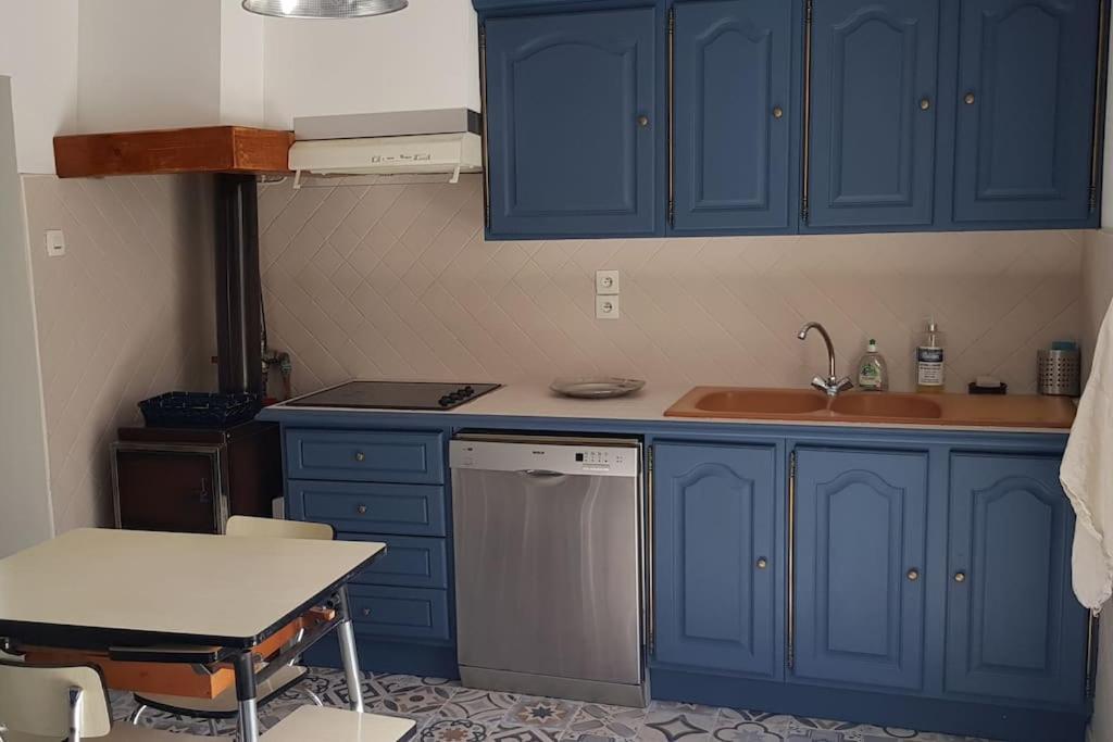 Location Dans Mas Provencal *